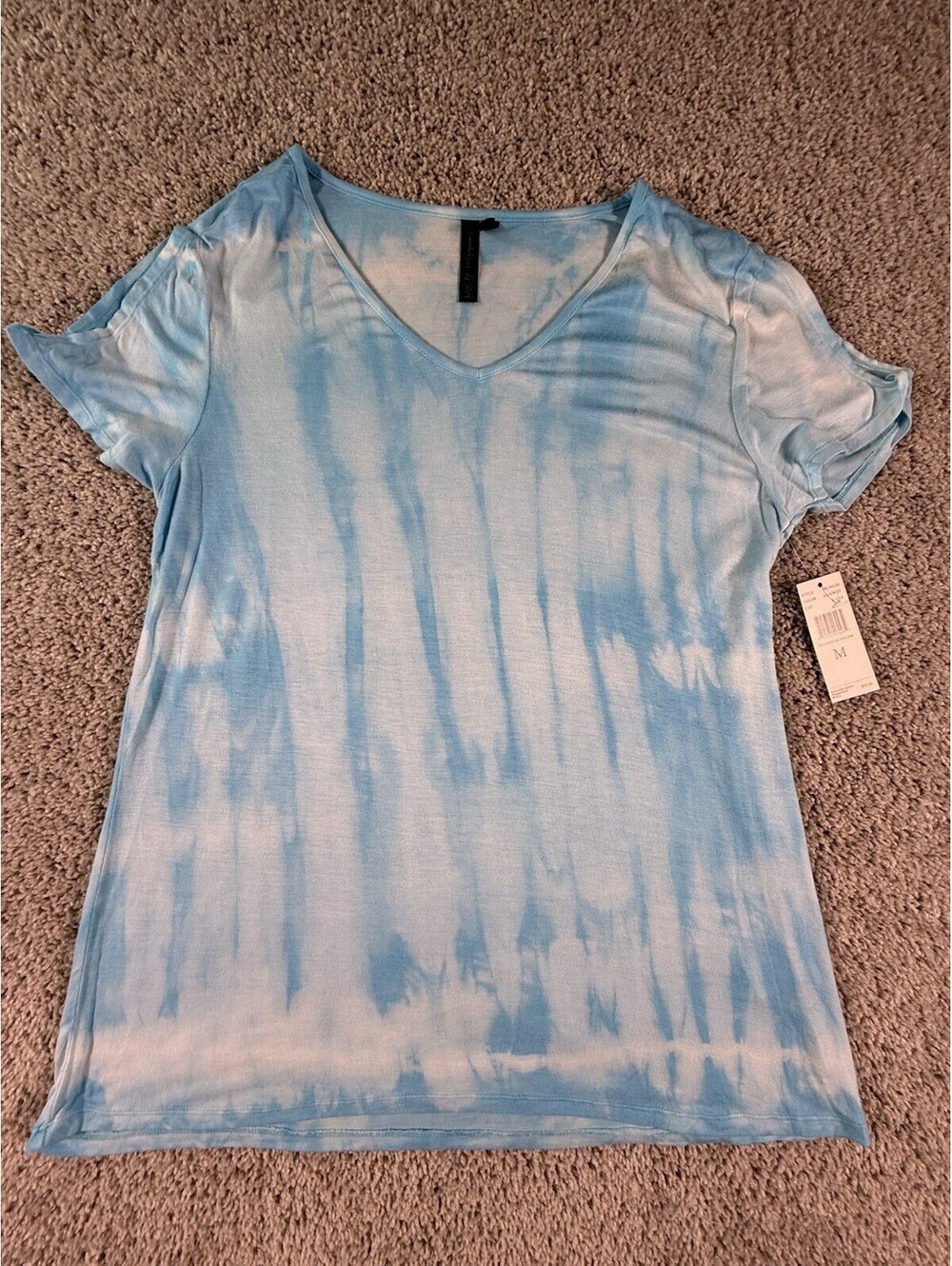 NWT Allie and Rob Women’s Shirt Size Medium Blue Short Sleeve Cold Shoulder